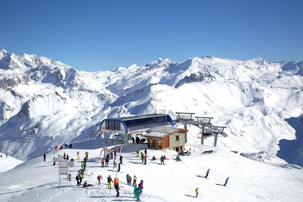 Map of France ski resorts and routes of communication with them